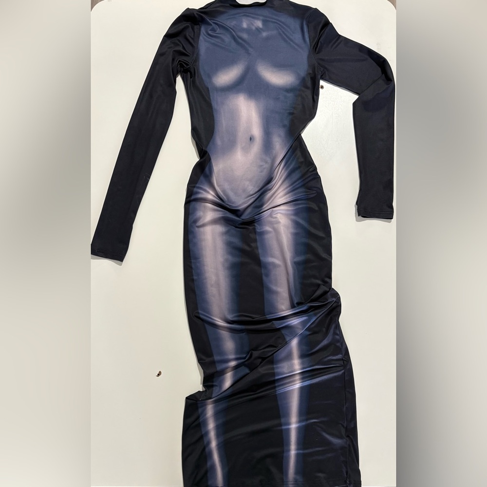 Body Print Round Neck Long Sleeve Maxi Dress